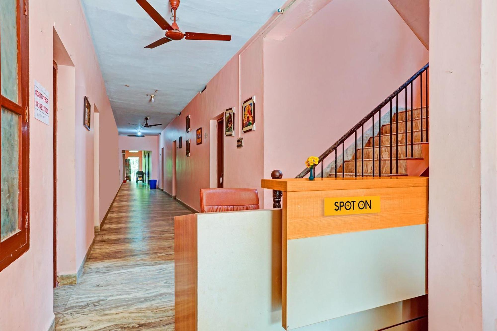 Hotel O Ashok Inn Kazhakuttam Exterior foto